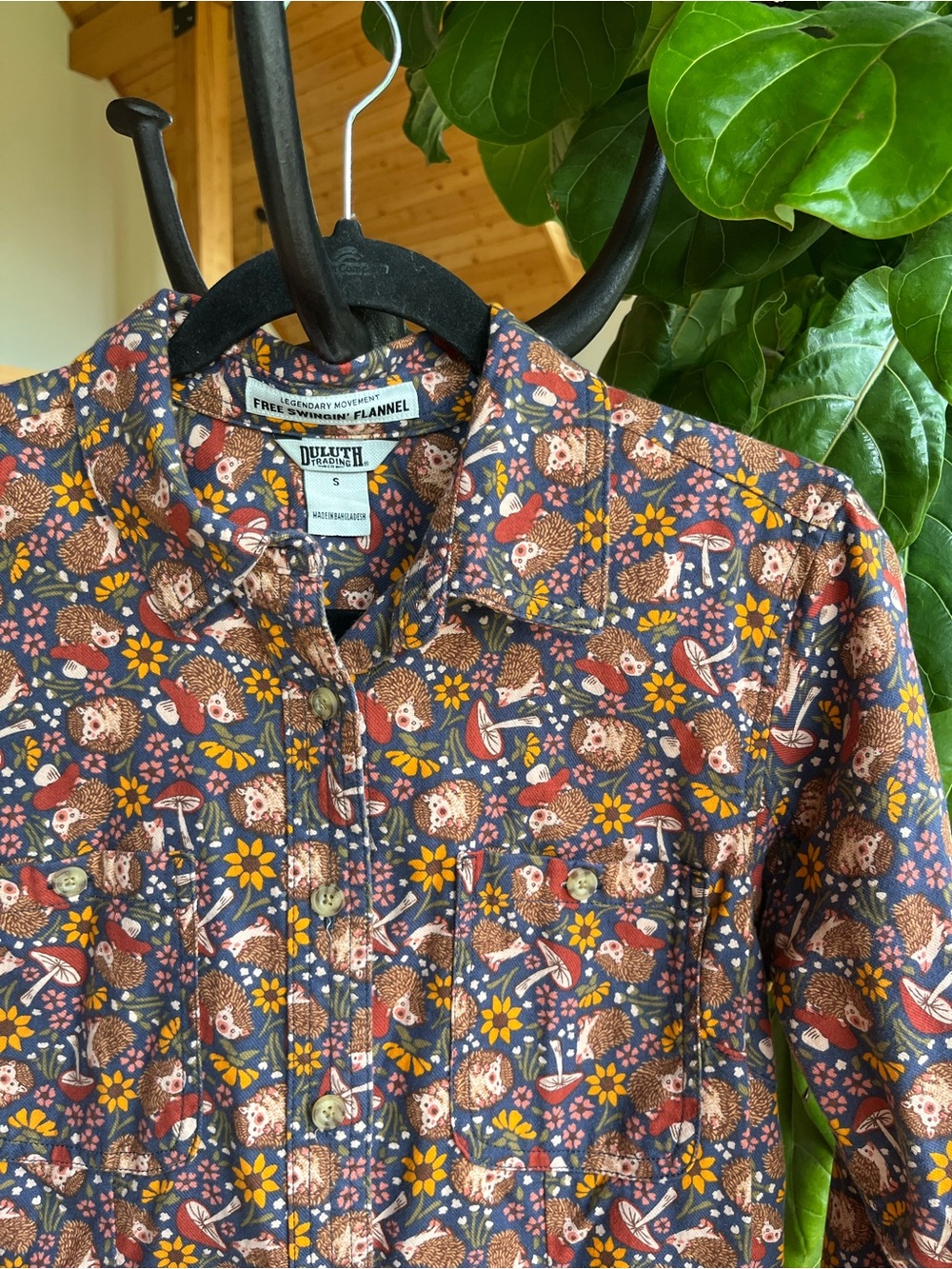 Duluth Trading Co Navy Floral Hedgehog Print Flannel Shirt